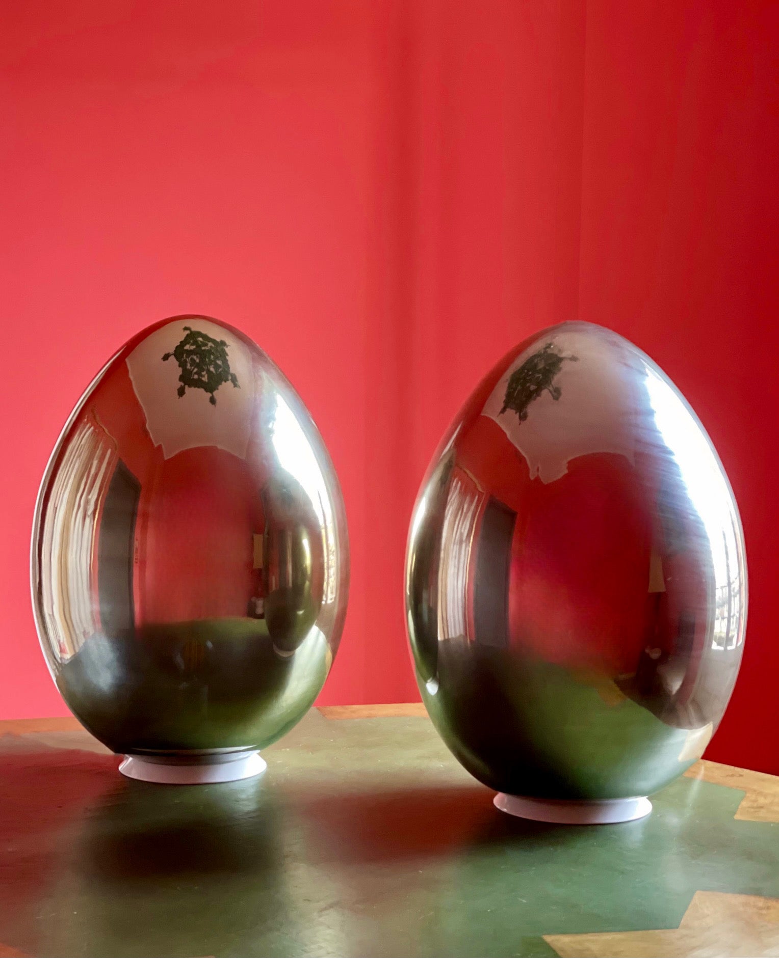GLASS EGG TABLE LAMPS